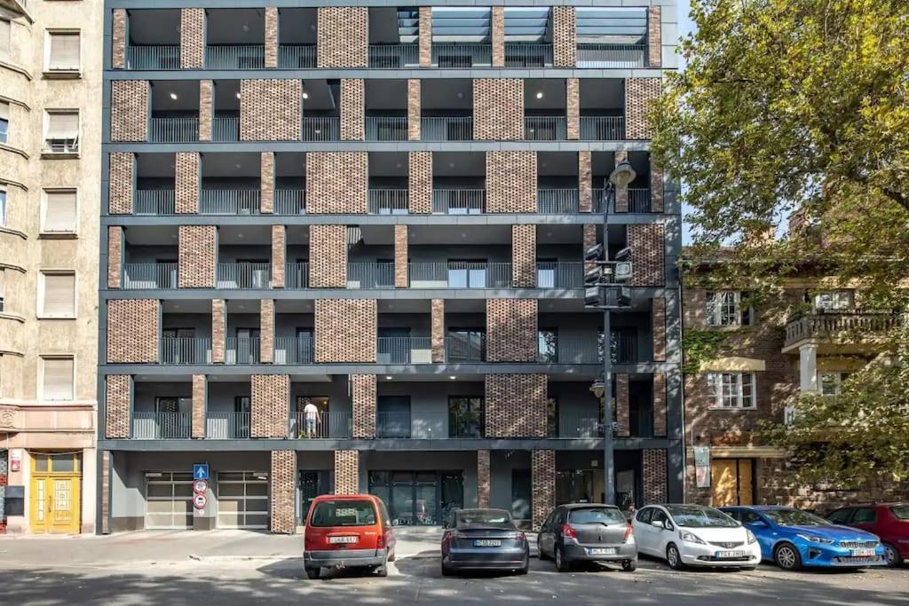Apartman Marone 209 ~ Ac/balcony/indoor Parking *
